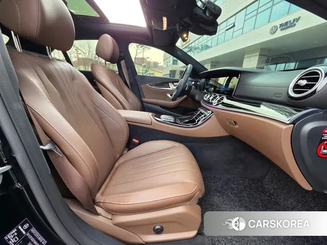 Mercedes-Benz E-Class W213 2021 Черный из Кореи, фото 6