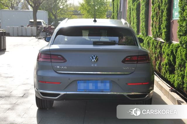 Volkswagen CC 2023 Темно-серый из Китая, фото 6