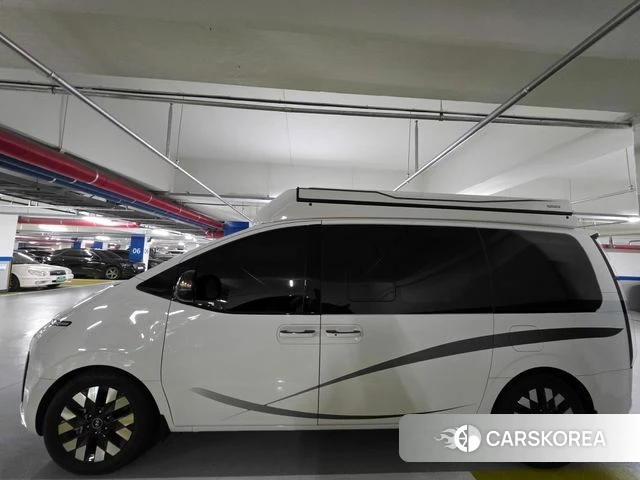 Hyundai Staria 2023 Белый из Кореи, фото 6
