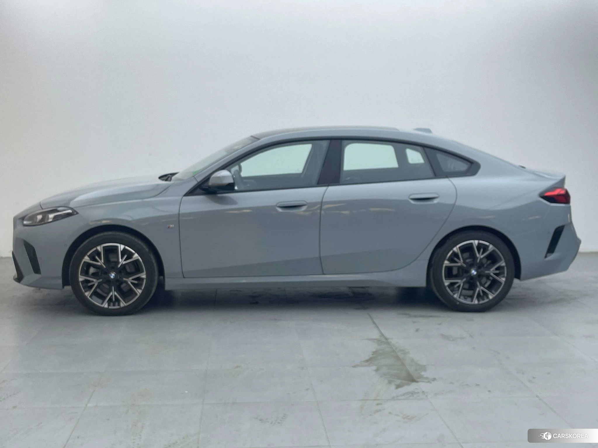 BMW 2 series 2025 Серебристо-серый из Китая, фото 6
