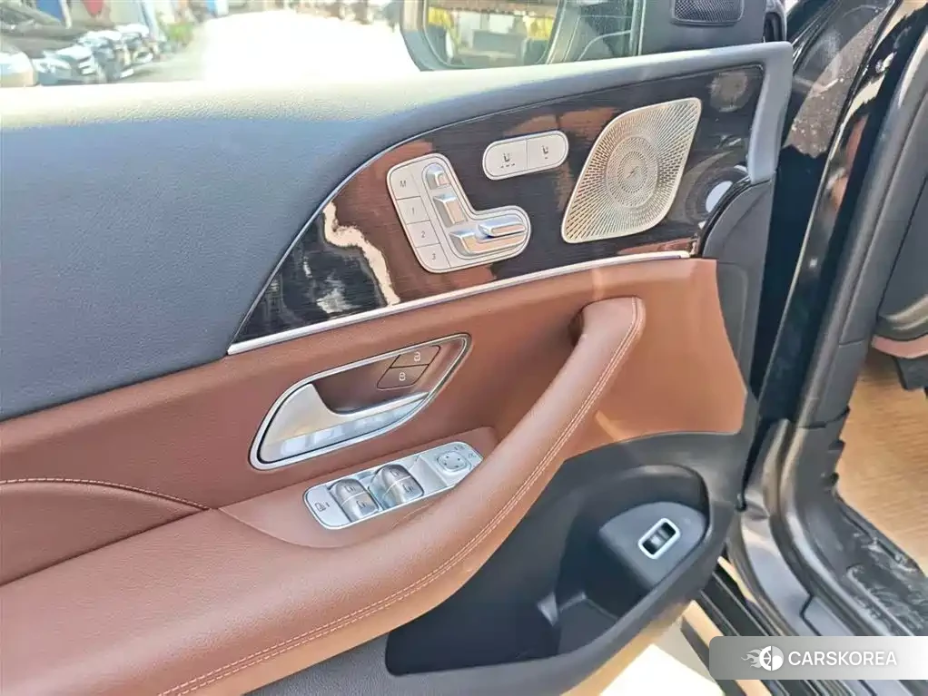 Mercedes-Benz GLE (imported) 2026 Черный из Китая, фото 6