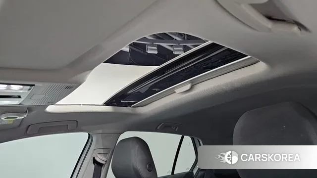 Volkswagen Golf 8th Generation 2022 Белый из Кореи, фото 6