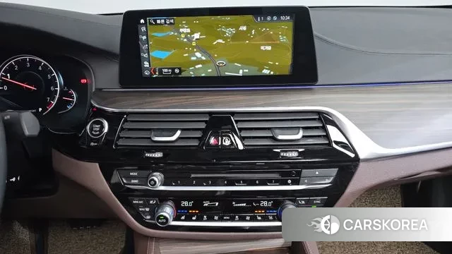 BMW 5 Series (G30) 2018 Белый из Кореи, фото 6