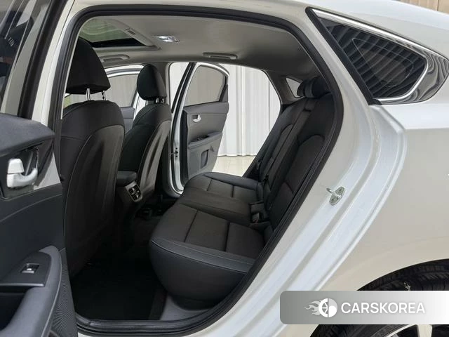 Kia K3 2022 Белый из Китая, фото 6