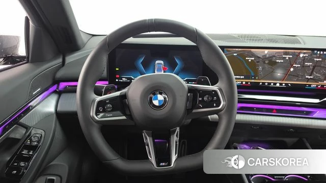 BMW 5 Series (G60) 2025 Серебристо-серый из Кореи, фото 6