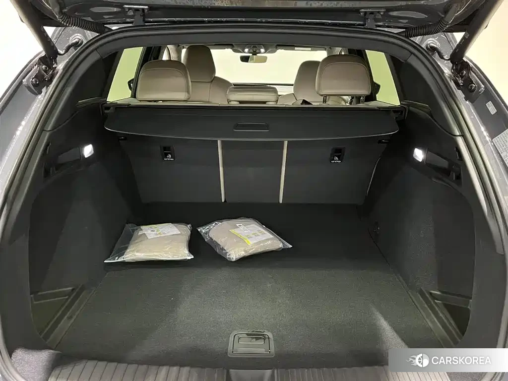 Audi Q6L e-tron 2025 Silver/gray из Китая, фото 6
