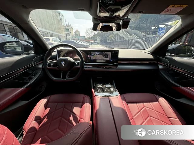 BMW 5 series 2024 Черный из Китая, фото 6