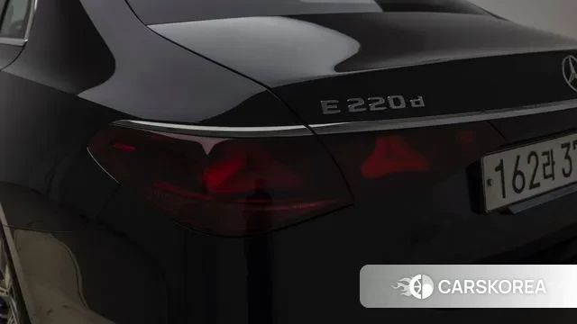 Mercedes-Benz E-Class W214 2024 Черный из Кореи, фото 6