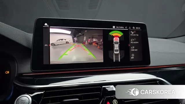 BMW 5 Series (G30) 2022 Серебристо-серый из Кореи, фото 6