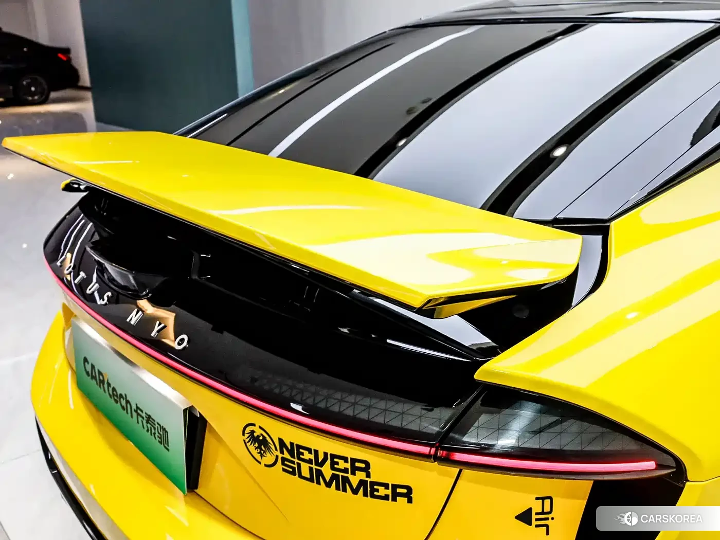 Lotus Sports Car Emeya 2024 Yellow/orange из Китая, фото 6