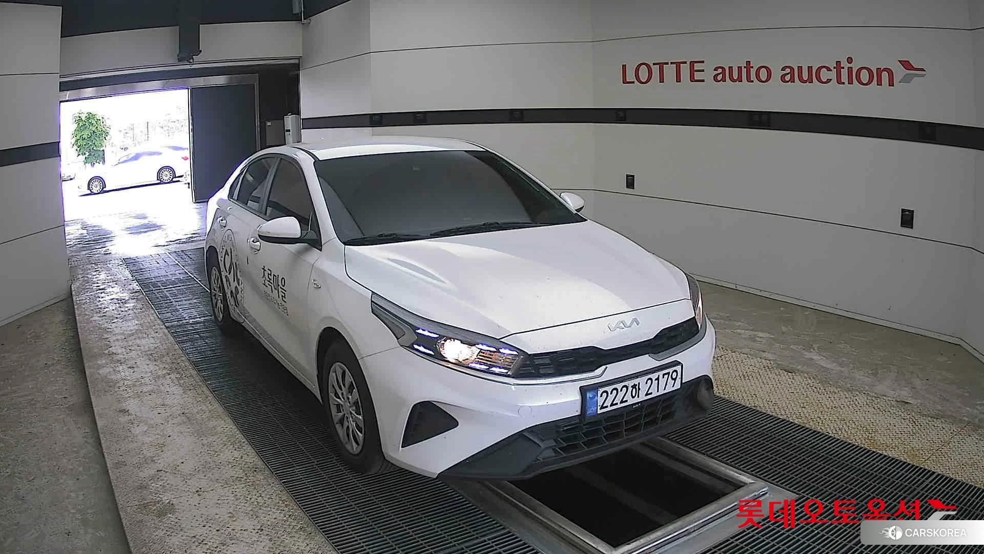 Kia K3 2024 Snow White Pearl из Кореи, фото 6