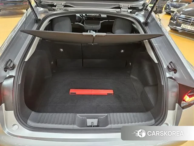 Toyota Prius 5th Generation 2024 Серебристо-серый из Кореи, фото 6