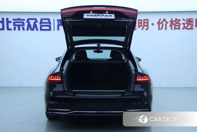 Audi A7 2021 Черный из Китая, фото 6