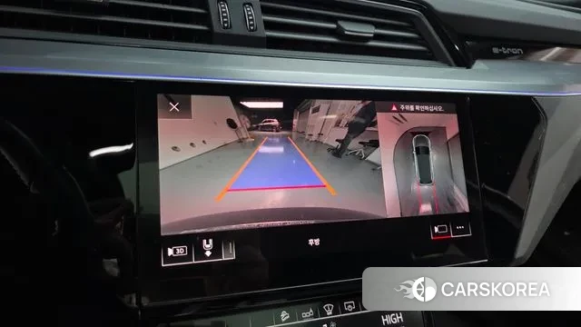 Audi e-Tron 2020 Серебристо-серый из Кореи, фото 6