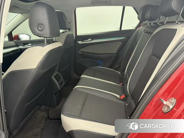 Volkswagen Golf 2023 Красный из Китая, фото 6