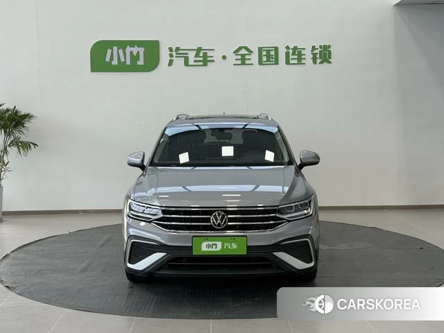 Volkswagen Tiguan L 2023 Серебристо-серый из Китая, фото 6