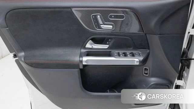 Mercedes-Benz GLB-Class X247 2023 Белый из Кореи, фото 6