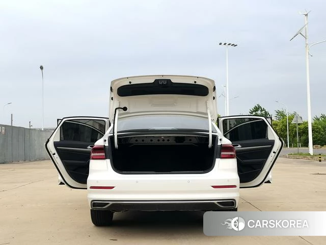 Volkswagen Lavida 2022 Белый из Китая, фото 6