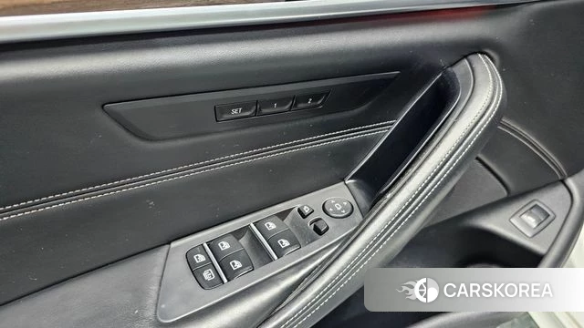 BMW 5 Series (G30) 2018 Белый из Кореи, фото 6