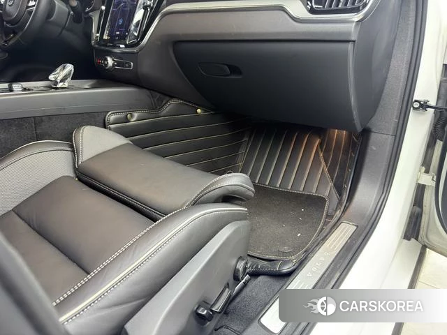 Volvo S60 2023 Белый из Китая, фото 6