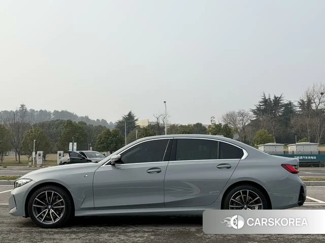 BMW 3 series 2025 Серебристо-серый из Китая, фото 6
