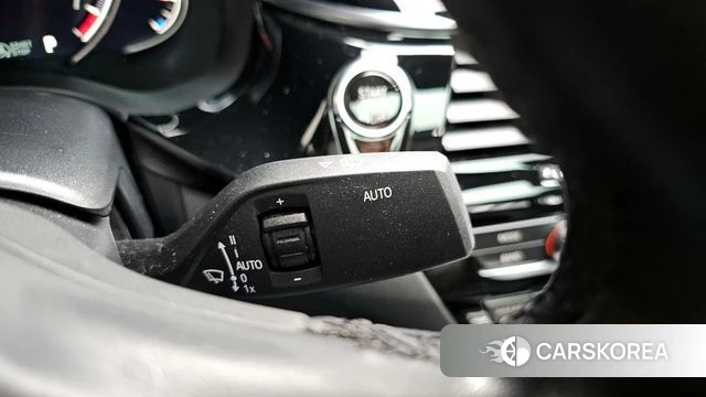 BMW 5 Series (G30) 2018 Серебряный из Кореи, фото 6