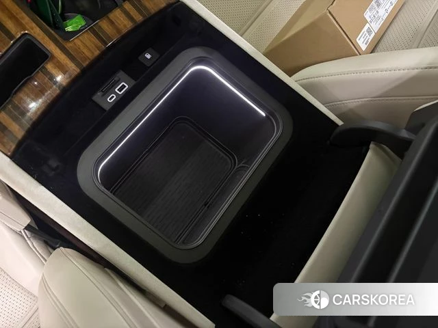 Cadillac Escalade 5th Generation 2023 Белый из Кореи, фото 6