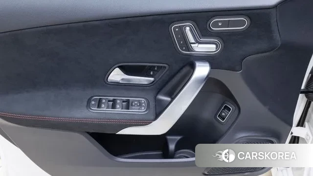 Mercedes-Benz A-Class W177 2024 Белый из Кореи, фото 6