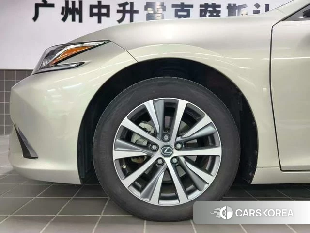 Lexus ES 2021 Шампань из Китая, фото 6