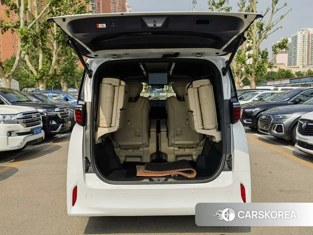 Toyota Elfa 2024 Белый из Китая, фото 6