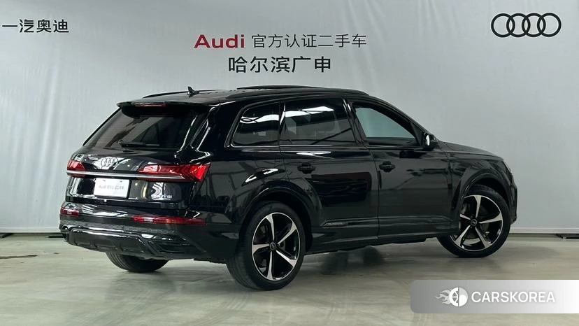 Audi Q7 2021 Черный из Китая, фото 6