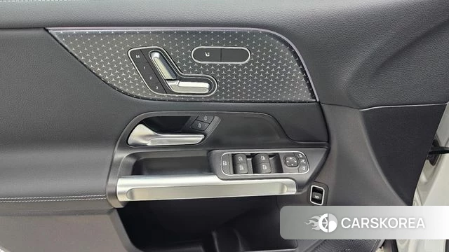 Mercedes-Benz EQB X243 2025 Белый из Кореи, фото 6