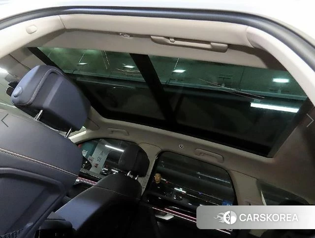 Volkswagen Touareg 3rd generation 2023 Белый из Кореи, фото 6