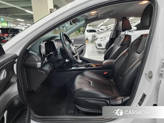 Hyundai Avante Hybrid (CN7) 2022 Белый из Кореи, фото 6