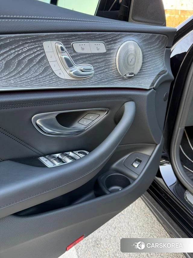 Mercedes-Benz E-Class W213 2023 Черный из Кореи, фото 6