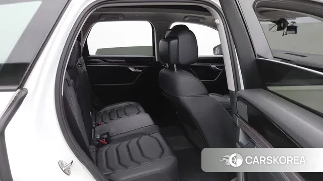 Volkswagen Touareg 3rd generation 2021 Белый из Кореи, фото 6