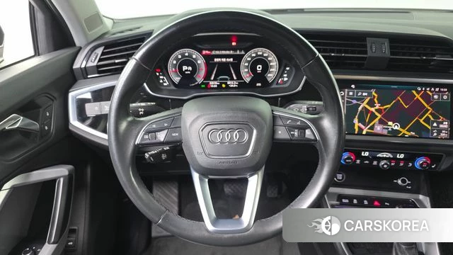 Audi Q3 (F3) 2023 Черный из Кореи, фото 6