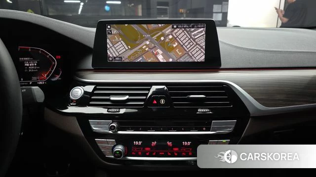 BMW 5 Series (G30) 2019 Серый из Кореи, фото 6