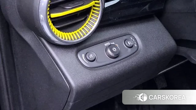 Chevrolet (GM Daewoo) Trax Crossover 2023 Черный из Кореи, фото 6