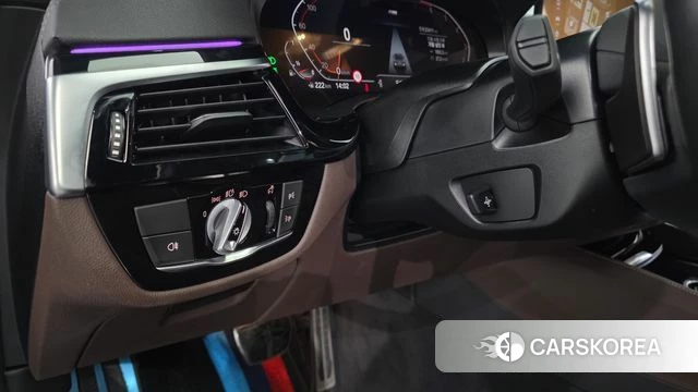 BMW 5 Series (G30) 2021 Черный из Кореи, фото 6
