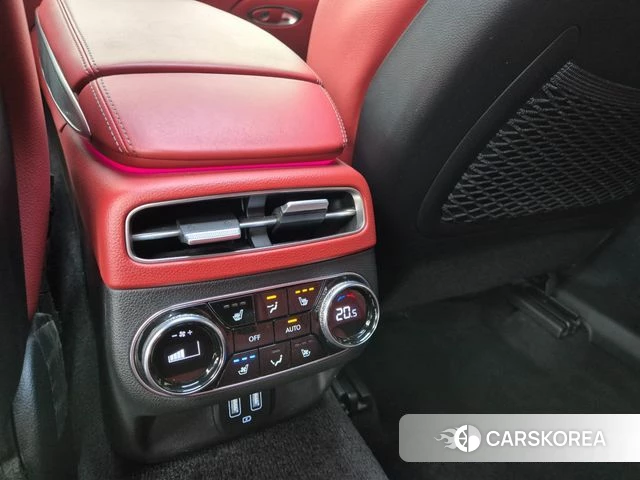 Genesis GV70 2021 Зеленый из Кореи, фото 6