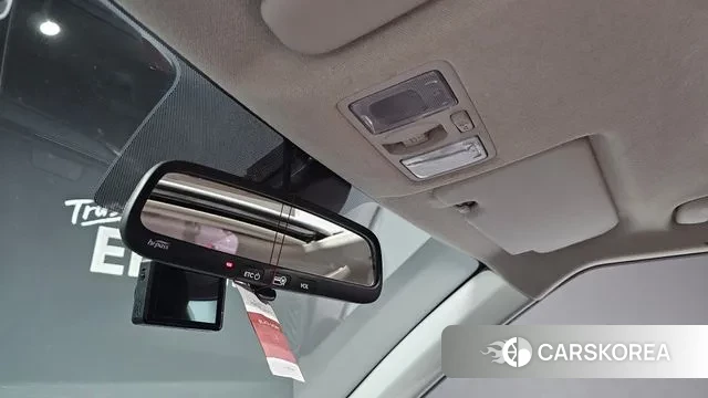 Hyundai Venue 2019 Серебристо-серый из Кореи, фото 6