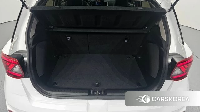 Hyundai Venue 2023 Белый из Кореи, фото 6