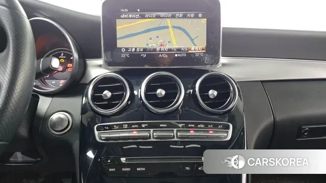 Mercedes-Benz C-Class W205 2018 Серебряный из Кореи, фото 6