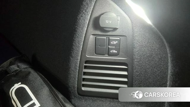Volkswagen Touareg 3rd generation 2026 Белый из Кореи, фото 6