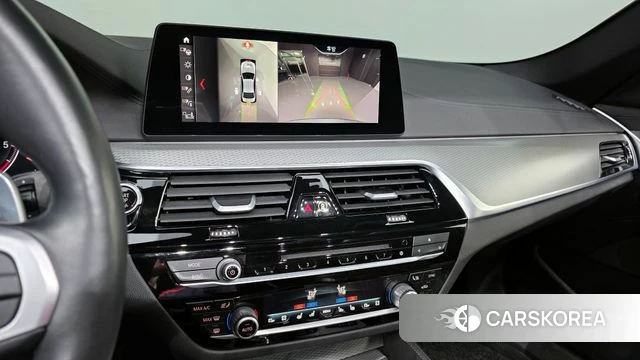 BMW 5 Series (G30) 2019 Серебристо-серый из Кореи, фото 6