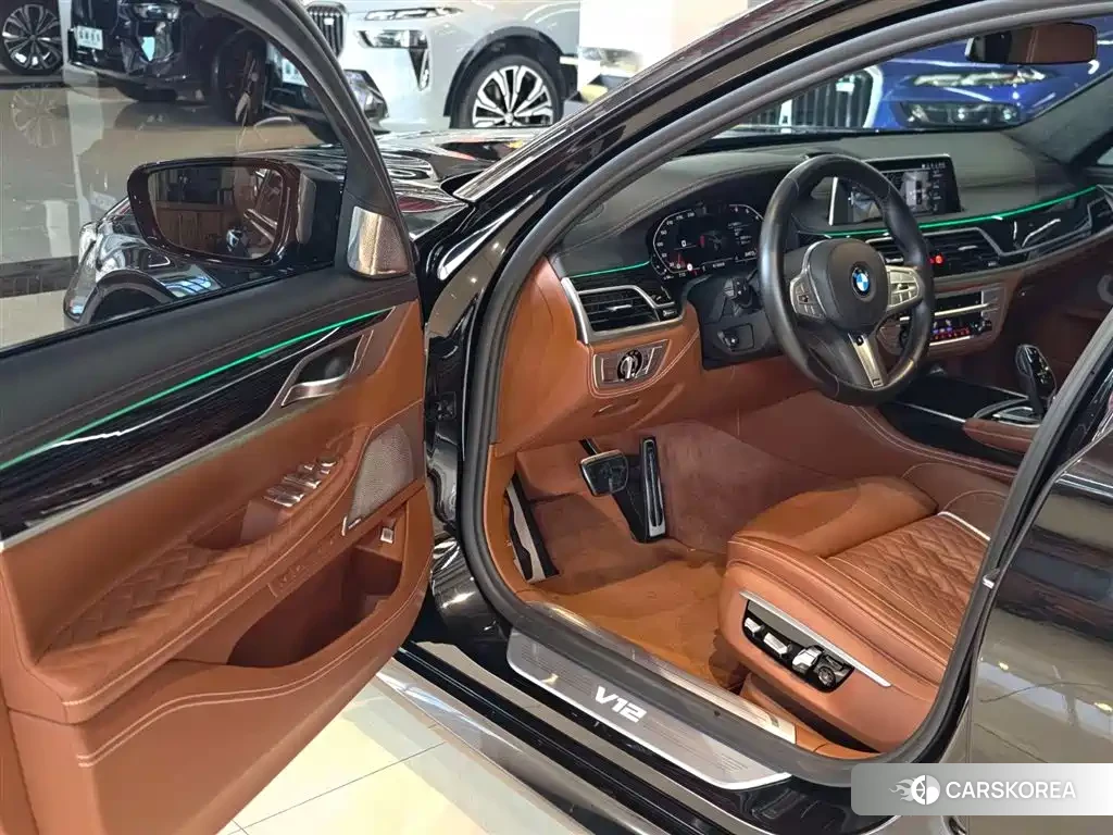 BMW 7 series 2023 Черный из Китая, фото 6
