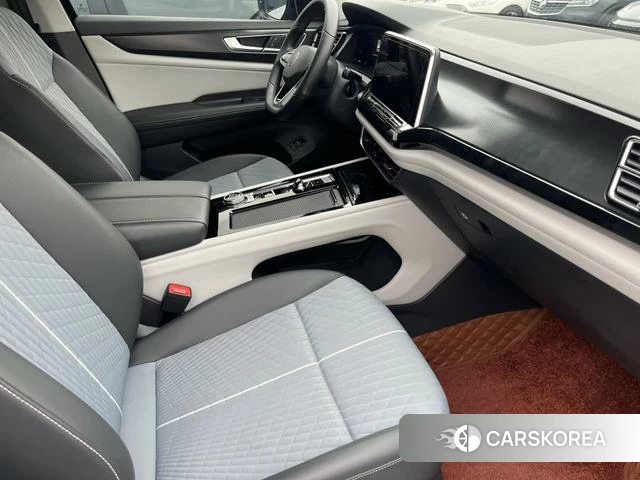 Volkswagen Tourang 2023 Черный из Китая, фото 6
