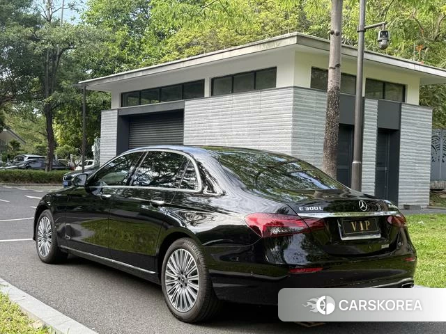 Mercedes-Benz E-class 2023 Черный из Китая, фото 6