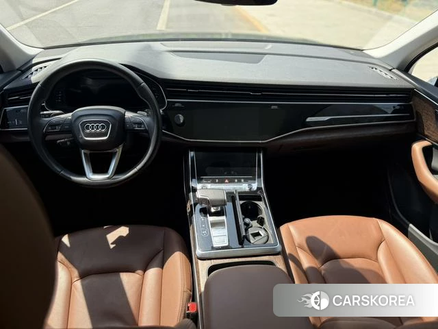 Audi Q7 2021 Черный из Китая, фото 6